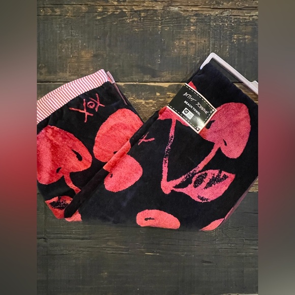 BETSEY JOHNSON NWT Cherry Print Beach Towel AND BATH & BODY WORKS PocketBac SET - Picture 5 of 10